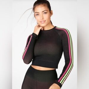 Fabletics Women’s Black Multi Stripe Aisley Seamless Long Sleeve Crop Top M